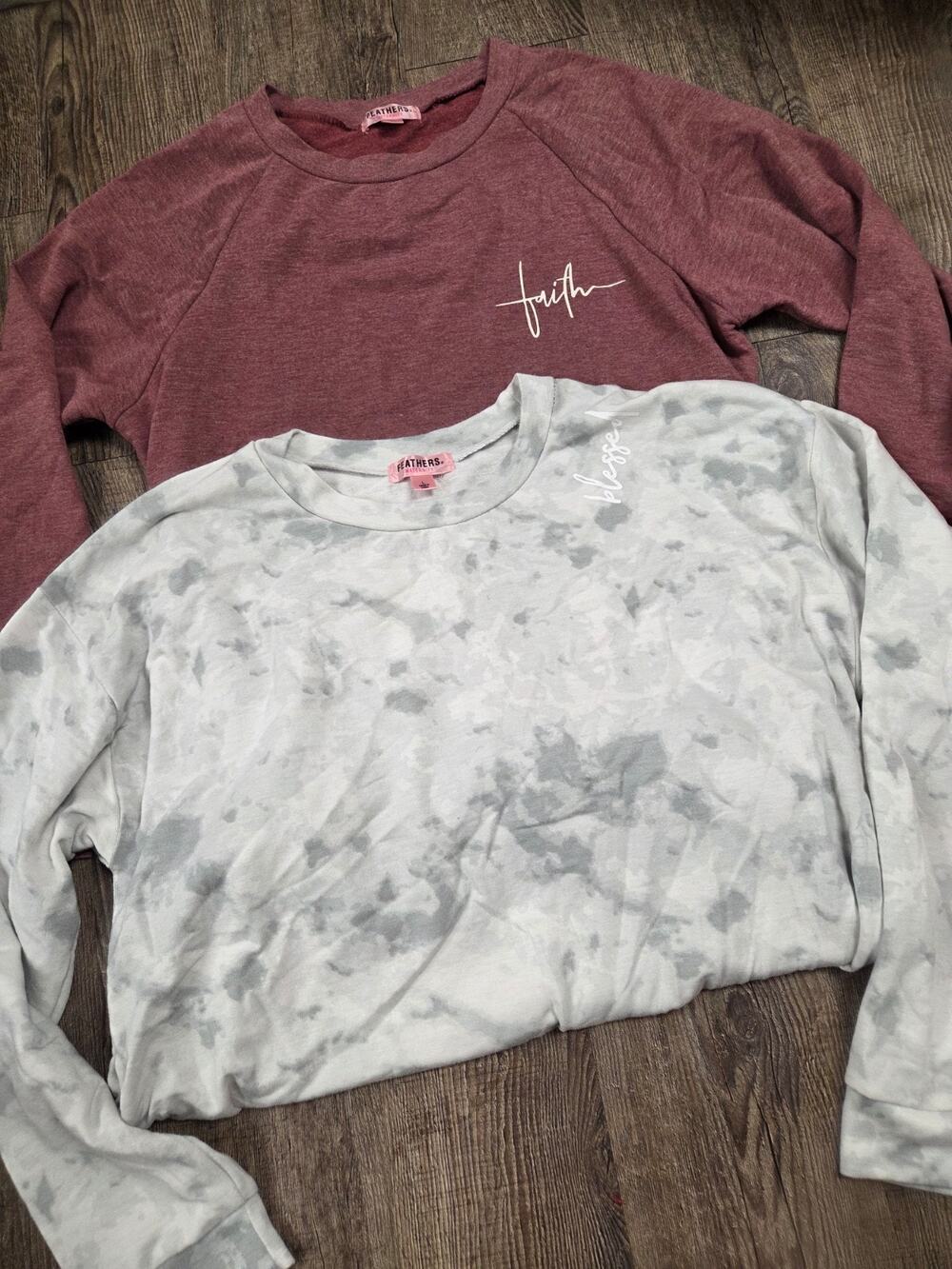 Feathers Maternity Cinched Side BLESSED + FAITH Long Sleeve Crewneck Shirts L